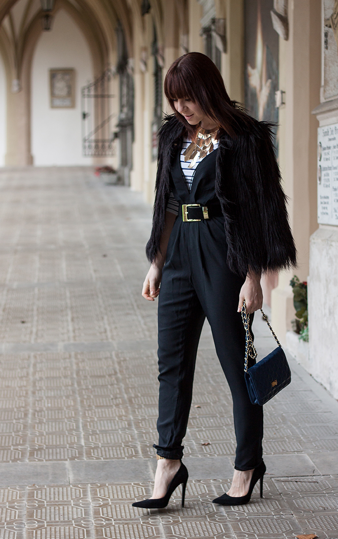 whoismocca, girissima.com Jumpsuit Cameo, G Findings Fake Fur Jacke, Zara Pumps, Streifenshirt