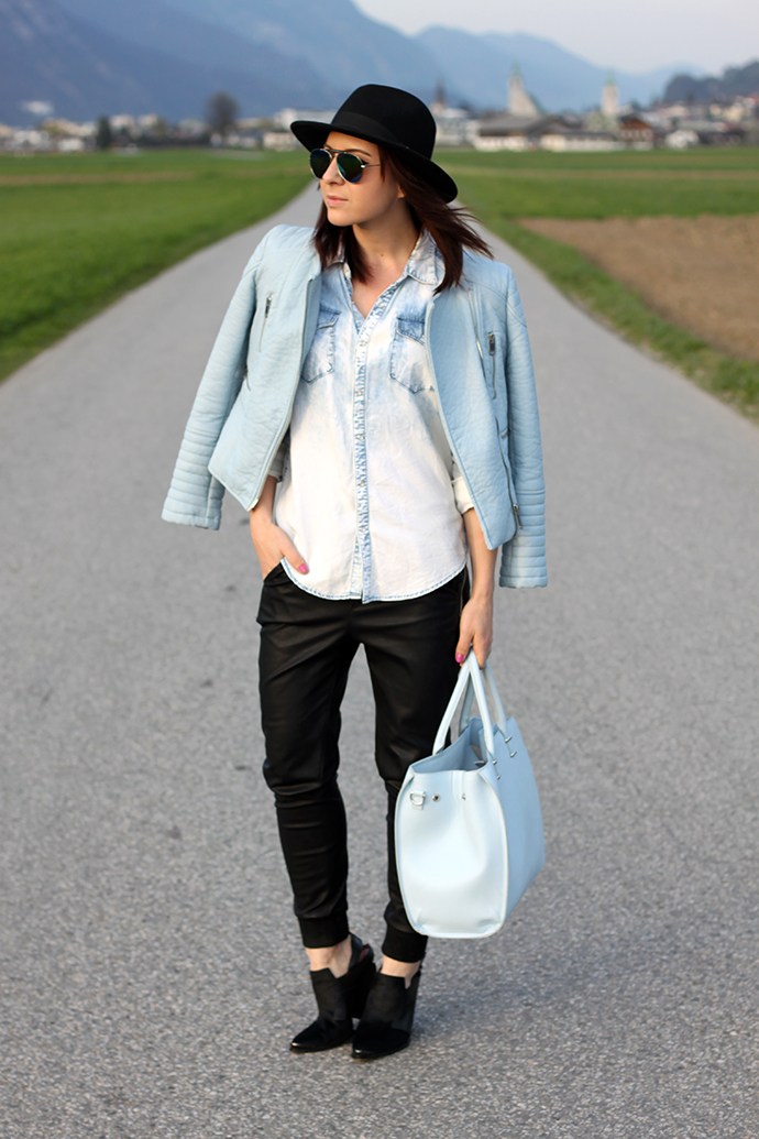 whoismocca, hellblaue Lederjacke, Leder Jogginghose, Jeanshemd, hellblaue Tasche, Forever21 Mules, Hut, mirrored Sunglasses