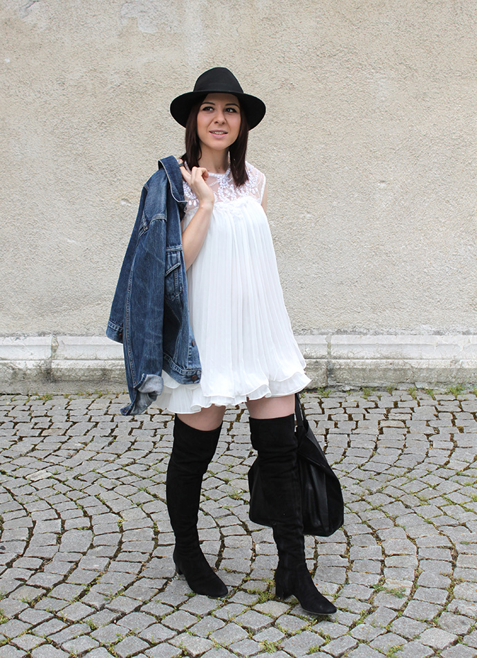 who is mocca, austrian fashionblogger, plissekleid weiß sheinside, jeansjacke levis vintage, overknee boots H&M Trend spring collection, shopper zara leder, hut fedora lierys