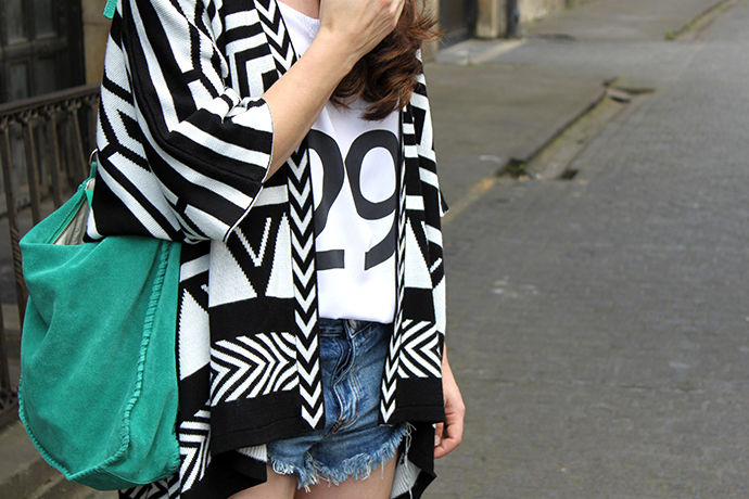 who is mocca, one teaspoon shorts, sandalen zara, aztec cardigan primark, print shirt new yorker, veloursledertasche türkis, verspiegelte Sonnebrille Mango, Berlin