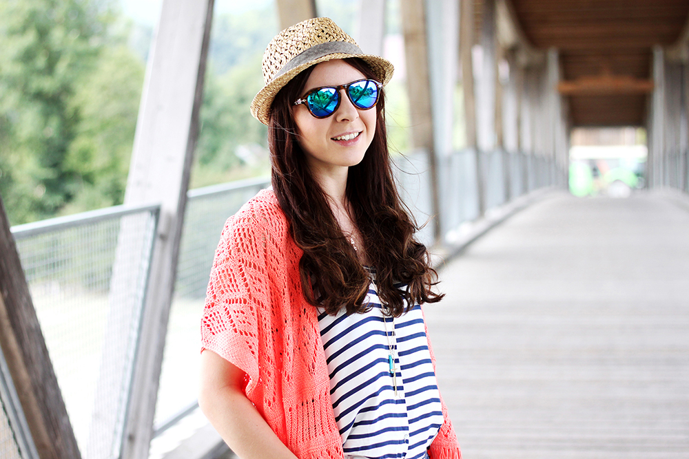 who is mocca, fashionblog tirol, fashionblog österreich, fashionblog deutschland, one teaspoon shorts, mules forever 21, streifenshirt zara, camisole, strickcardigan, kimono, apricot, fransen, primark, shopper, strandkorb, boho, hippie, festival, sarenza, aztec print