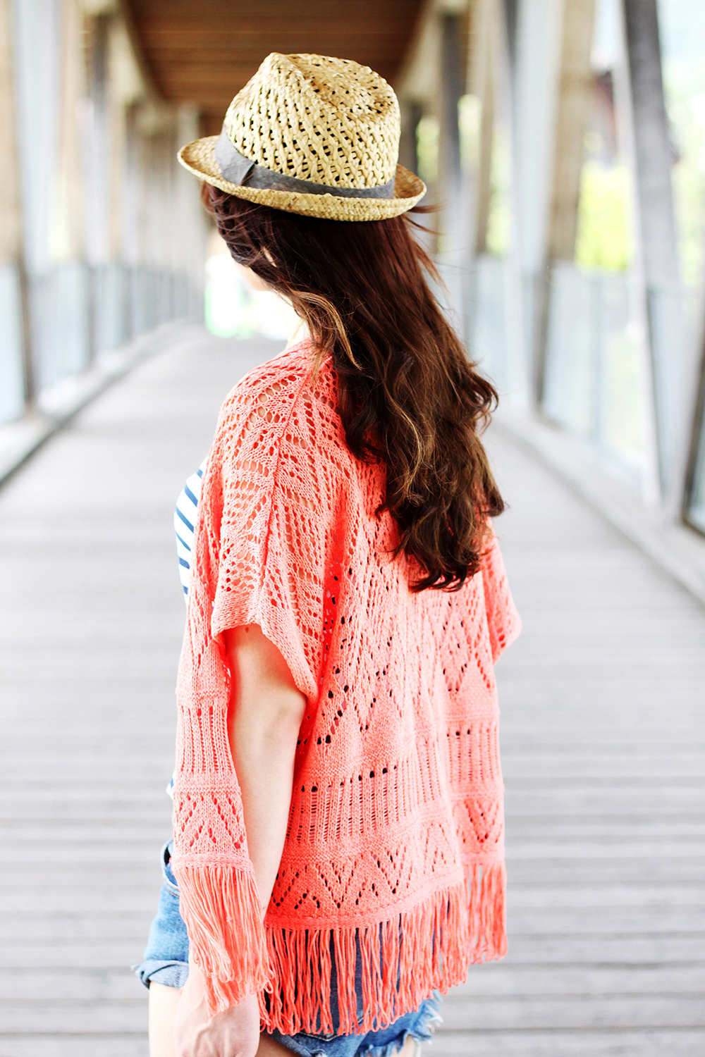 who is mocca, fashionblog tirol, fashionblog österreich, fashionblog deutschland, one teaspoon shorts, mules forever 21, streifenshirt zara, camisole, strickcardigan, kimono, apricot, fransen, primark, shopper, strandkorb, boho, hippie, festival, sarenza, aztec print