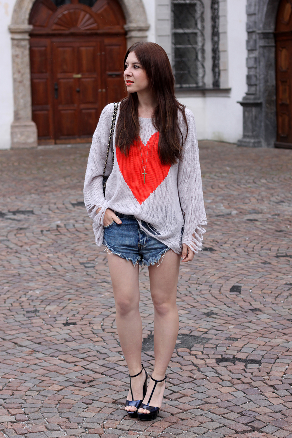 who is mocca, fashionblog tirol, fashionblog österreich, wildfox pullover, wildfox herz pullover, wildfox bianca jagger sweater, grey gardens, one teaspoon shorts, zara high heels, chanel vintage tasche