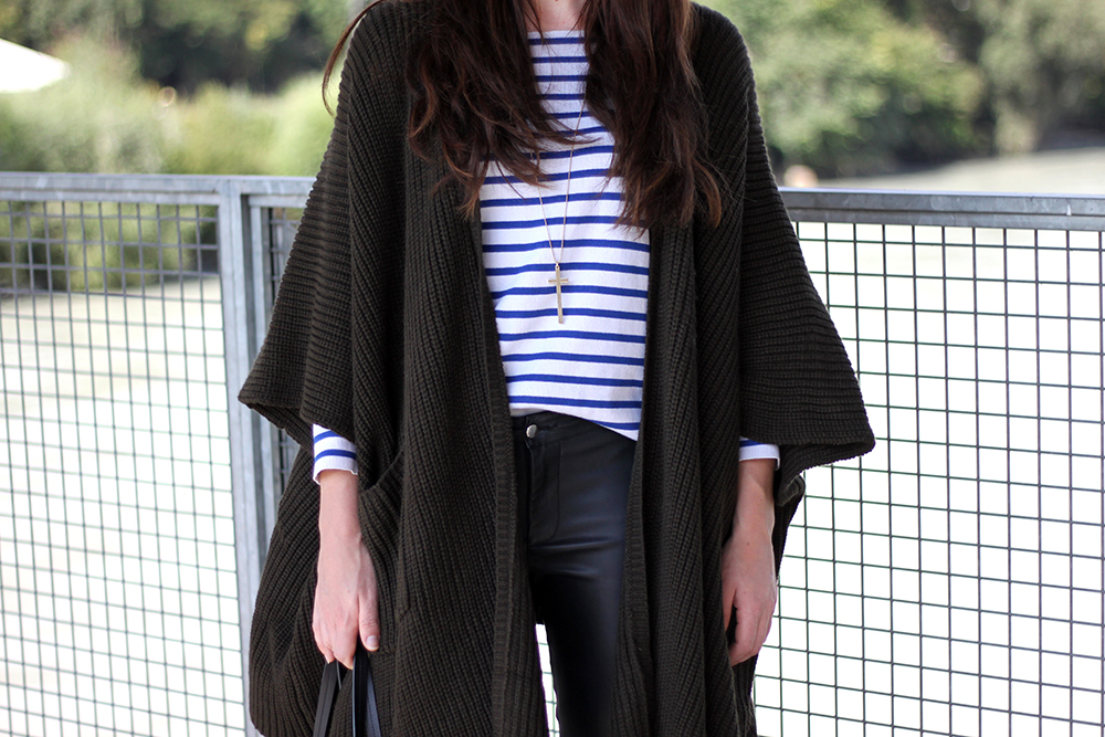 who is mocca, fashionblog tirol, fashionblog österreich, lederhose warehouse H&M, isabel marant pour H&M Boots, shopper & other stories, cape poncho strick asos, streifenshirt, kette, ray ban, great lengths extensions