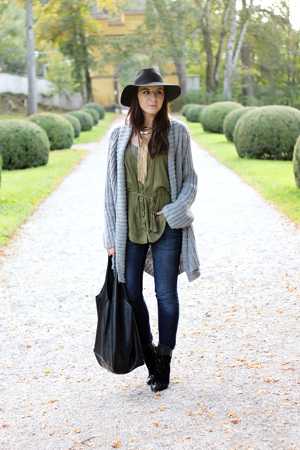 whoismocca fashionblog tirol austria cardigan orsay aw 14 15 mavi jeans zara boots hmtrend studiocollection khaki bluse fedorahut shopper skinny jeans von mavi