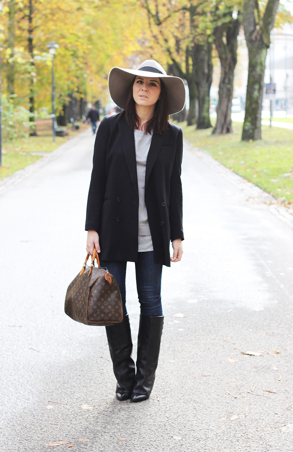 aldo boots, givenchy lookalike boots, louis vuitton speedy 40, vintage, high waist jeans, skinny jeans, long blazer H&M, cecil pullover, layering, fedora filzhut river island asos, schlapphut