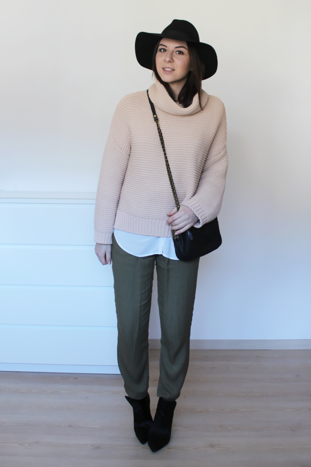 who is mocca, blogger tirol, fashionblog, weekly wardrobe review, outfit review, alltagsoutfits, everyday look, bürooutfit