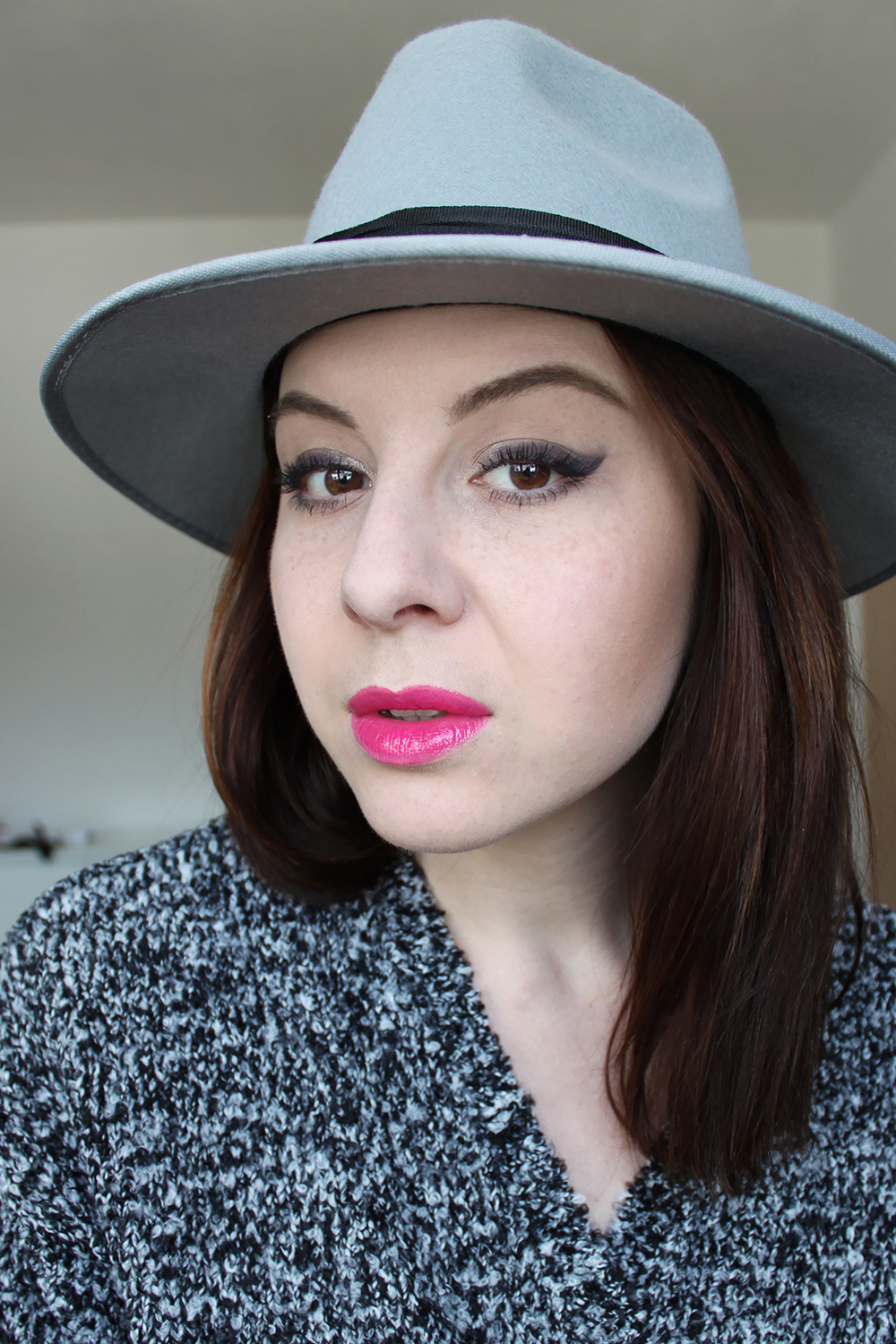 who is mocca, beautyblog, tirol, blogger, fedora, hut, boohoo, catrice, essence, makeup, amu, schminken, tutorial, face of the day, neue collection fruejahr summer 2015