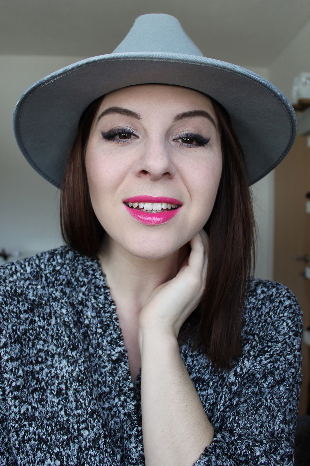 who is mocca, beautyblog, tirol, blogger, fedora, hut, boohoo, catrice, essence, makeup, amu, schminken, tutorial, face of the day, neue collection fruejahr summer 2015