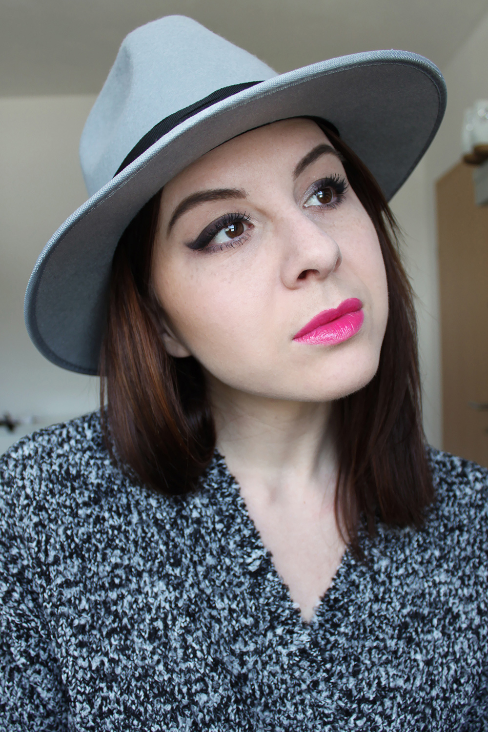 who is mocca, beautyblog, tirol, blogger, fedora, hut, boohoo, catrice, essence, makeup, amu, schminken, tutorial, face of the day, neue collection fruejahr summer 2015