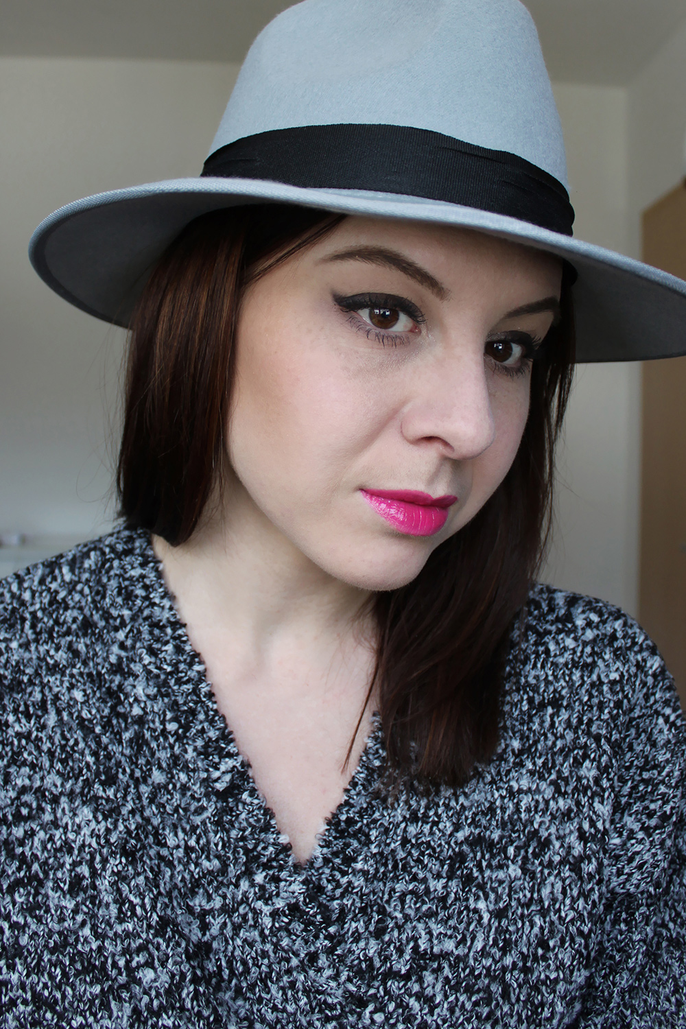 who is mocca, beautyblog, tirol, blogger, fedora, hut, boohoo, catrice, essence, makeup, amu, schminken, tutorial, face of the day, neue collection fruejahr summer 2015