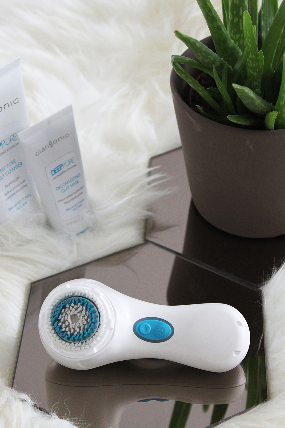 who is mocca, blogger, tirol, beauty, beautyblogger, review, erfahrungsbericht, clarisonic mia 2, gesichtsreinigungsbuerste, porentief, fettige Haut, Reinigung, Douglas, whoismocca.me