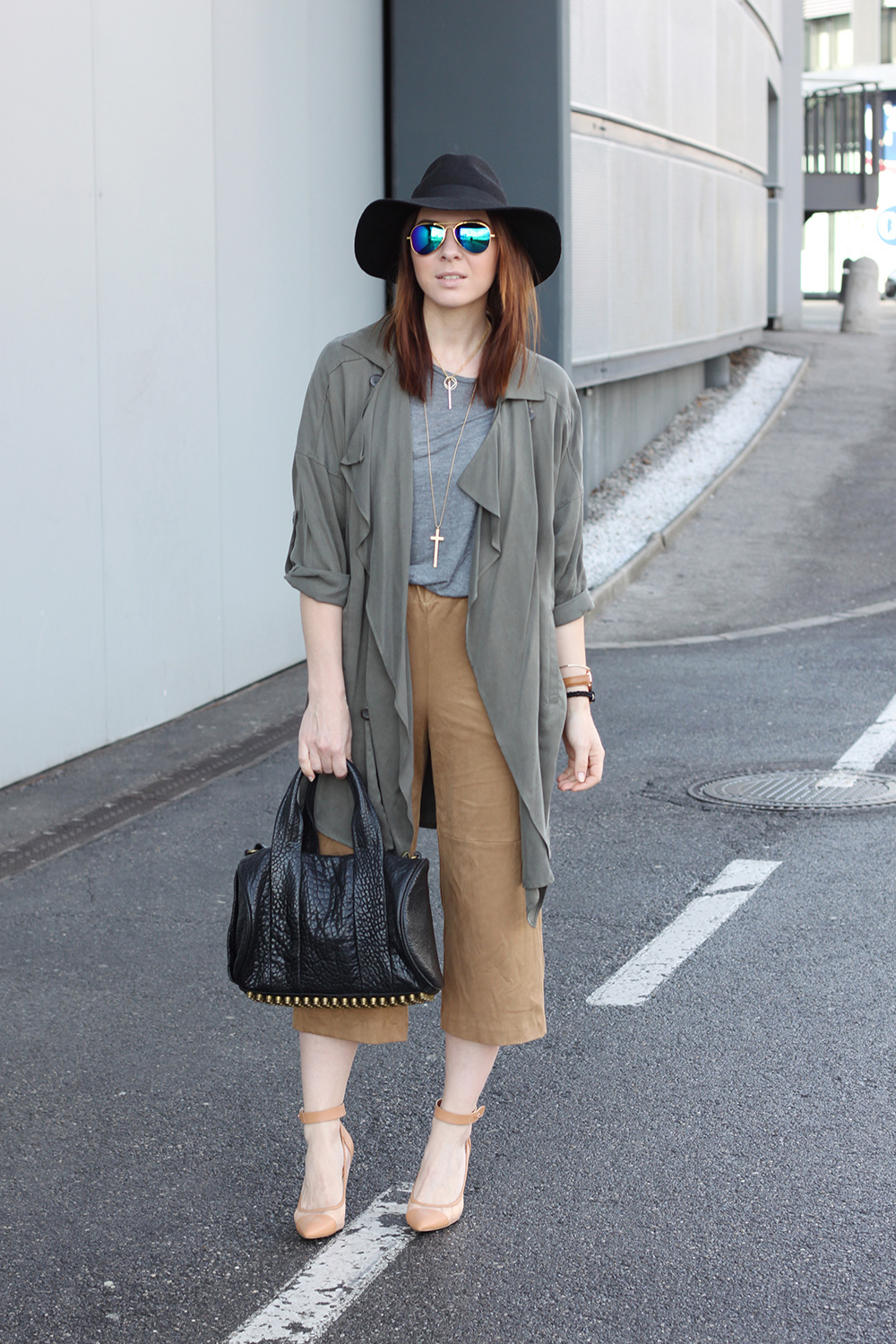 who is mocca, blogger, tirol, modeblog österreich, fashionblog, culottes kombinieren, pumps mango, alexander wang rocco bag, trench coat, esprit basic shirt grau, fedora, topshop, zalando, sonnenbrille, armcandy, whoismocca.me