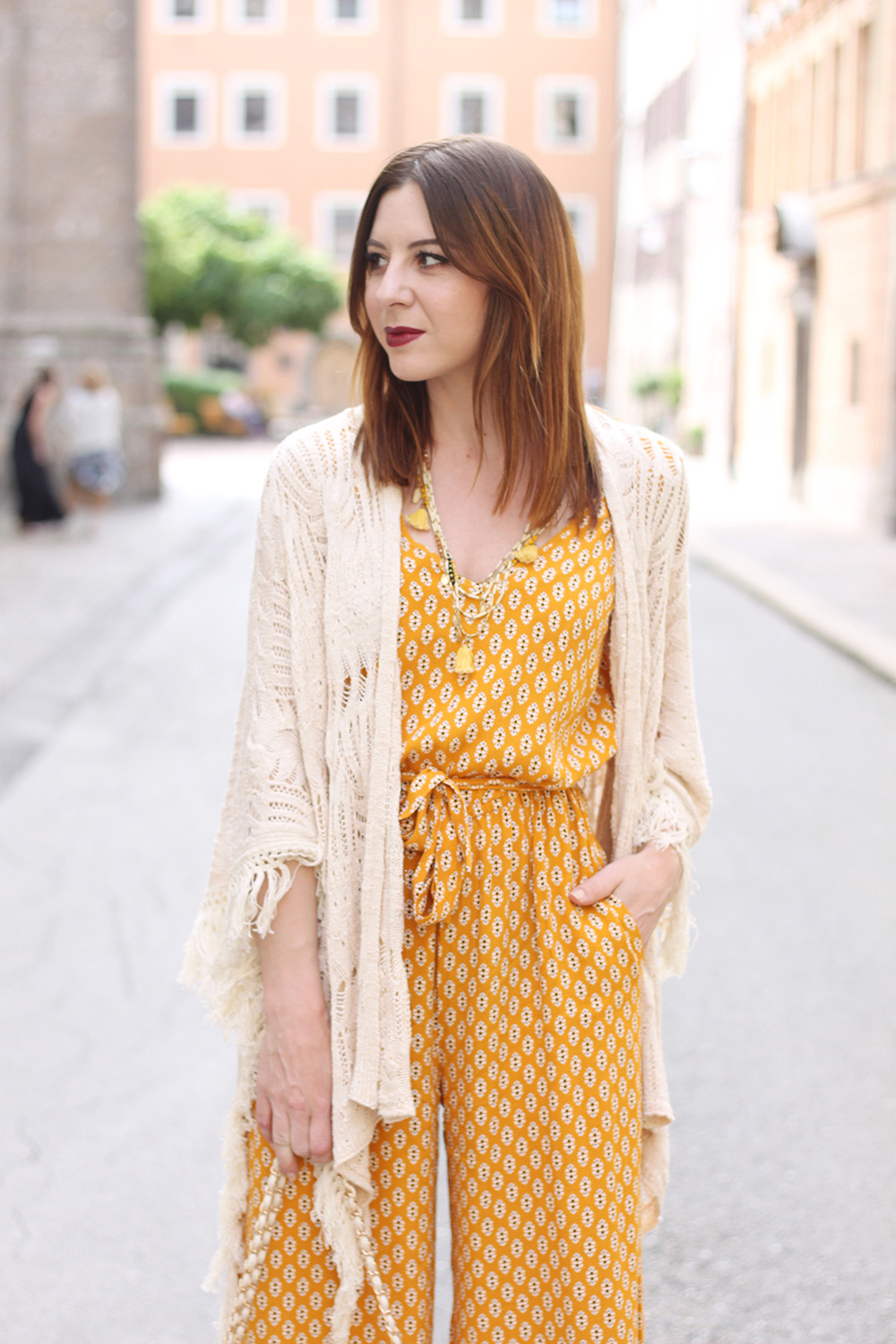 who is mocca, blog tirol, boho in the city, bohemian, hippie, chic, frenchie, jumpsuit, palazzo hose, mango, kimono, fransen, chanel jumbo beige 2.55, innsbruck, tirolblog, how to wear, how to style, wie kombinieren, whoismocca.me