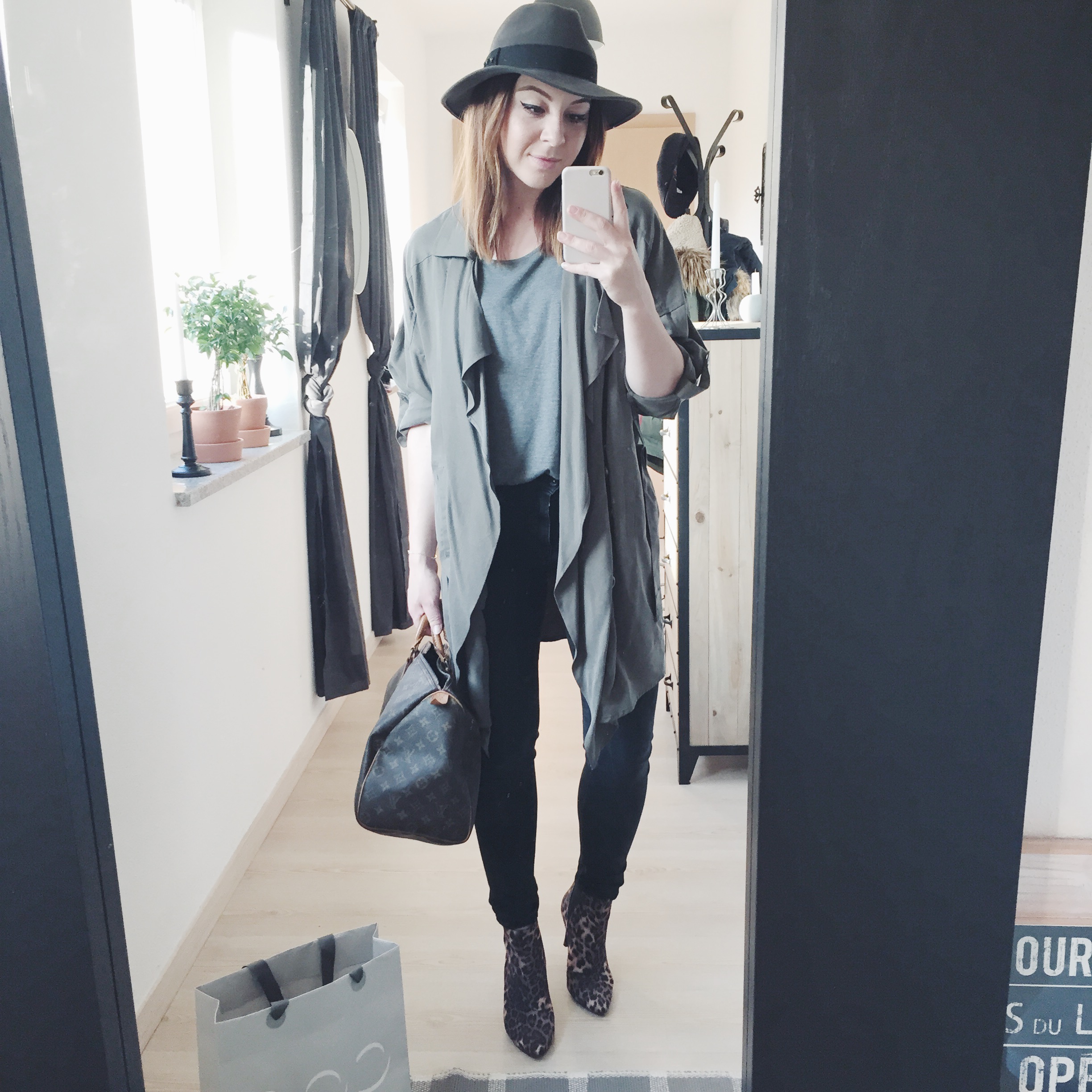 who is mocca, blog, tirolblog, innsbruck, austria, fashionblogger, modeblog, ootd, insta outfit review, lookbook, streetstyle, whoismocca.me