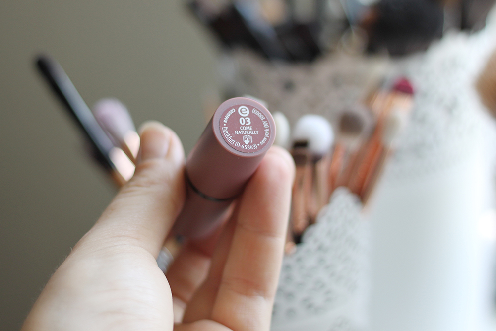 who is mocca, blogger, tirol, österreich, innsbruck, beautyblogger austria, lets talk beauty, review, erfahrungsbericht, makeup tutorial, lippenstifte, nude, catrice, essence, p2, drogerieprodukte, Nude Lippenstifte