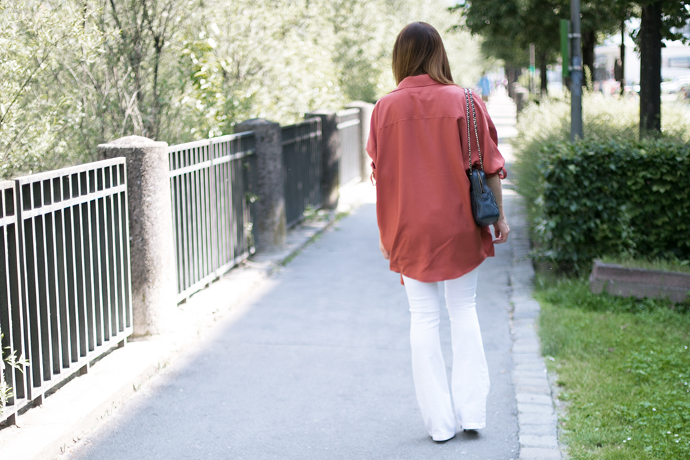 who is mocca, blog tirol, tirolblog, innsbruck, modeblog österreich, austrianblogger, flared jeans weiss Zara, marsala Jacke, trendfalbe 2015, trends Sommer 2015, Chanel camera tassel bag, vintage, whoismocca.me