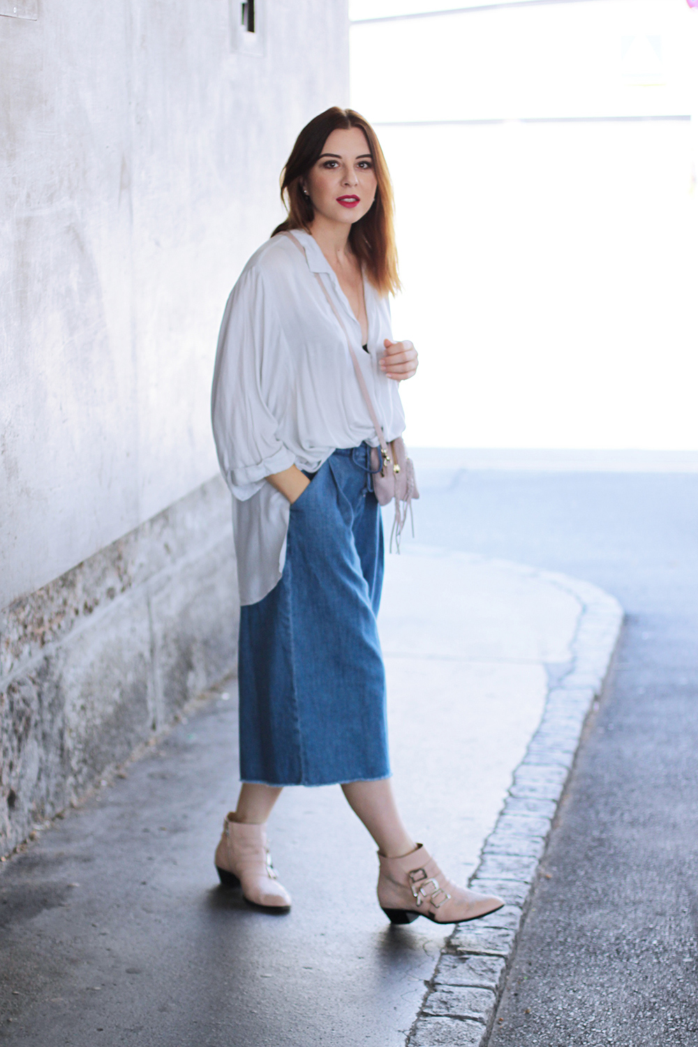 who is mocca, modeblog, fashionblog, fashionblogger austria, denim culotte, chloe susanna boots, innsbruck streetstyle, sisley bluse waterfall, cross body bag H&M, pink lips zoeva, cream luxe lippenstift, denim culotte kombinieren, whoismocca.me