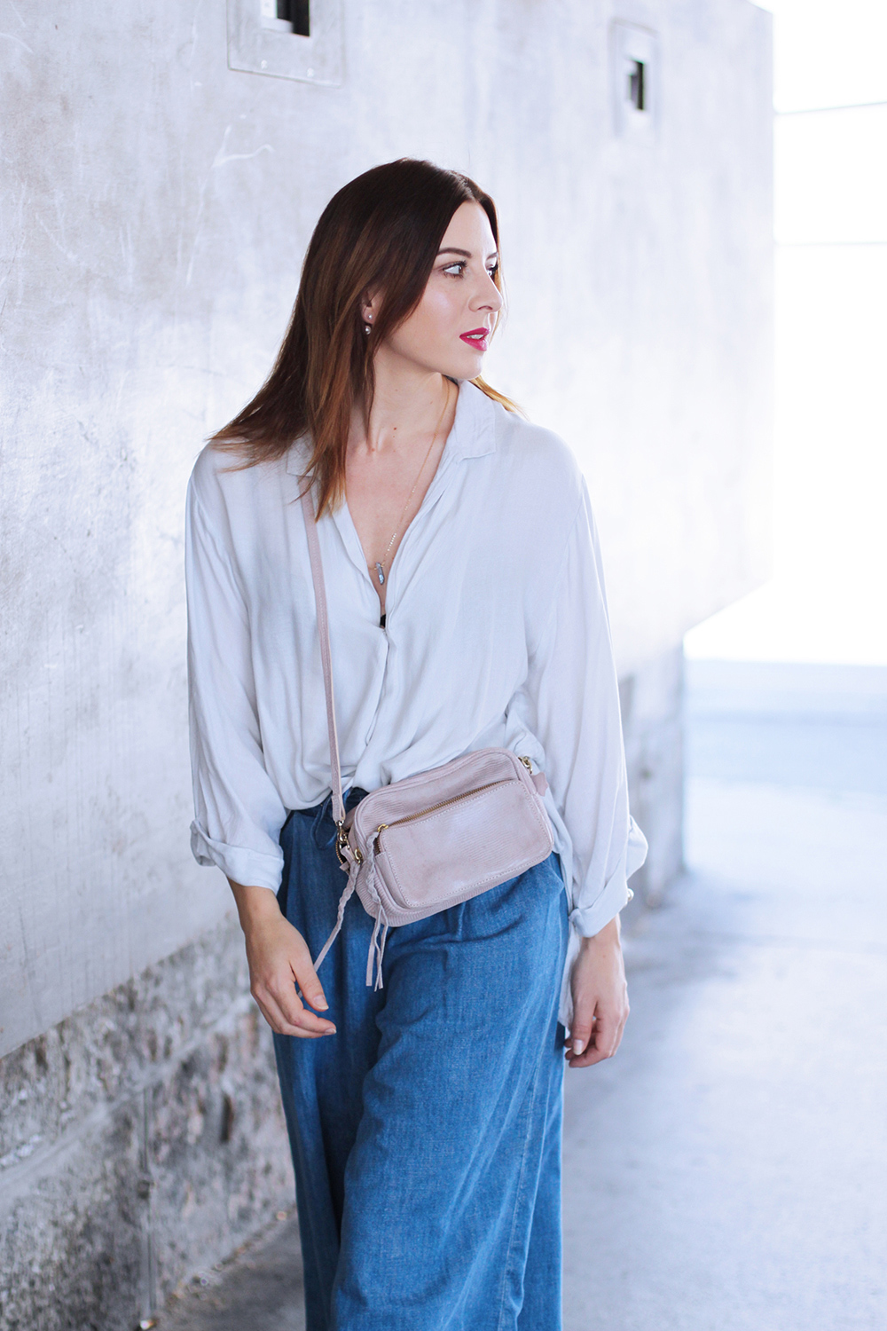 who is mocca, modeblog, fashionblog, fashionblogger austria, denim culotte, chloe susanna boots, innsbruck streetstyle, sisley bluse waterfall, cross body bag H&M, pink lips zoeva, cream luxe lippenstift, denim culotte kombinieren, whoismocca.me