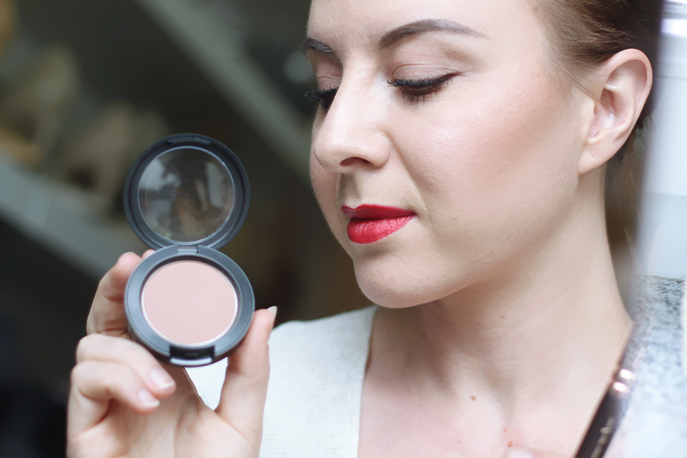 who is mocca, modeblog, fashionblog, beautyblog, herbst pflegeprodukte, herbst beautyprodukte, schminkprodukte herbst, ziaja, zoeva, loreal shimmering oil, mac harmony blush, cocoa blend lidschattenpalette, paulas choice pflegeprodukte, whoismocca.me