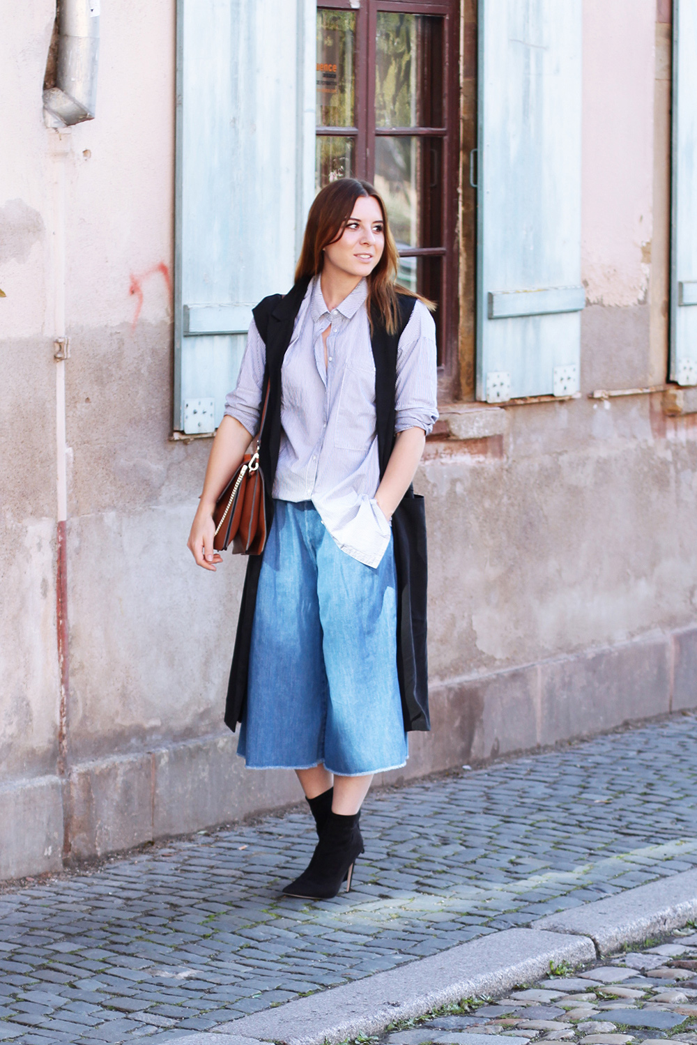 who is mocca, modeblog, fashionblog, jeans culotte, denim culotte kombinieren, strasbourg streetstyle, chloe faye, minimum oversize bluse, shareyourstyle, nicht altmodisch, whoismocca.me