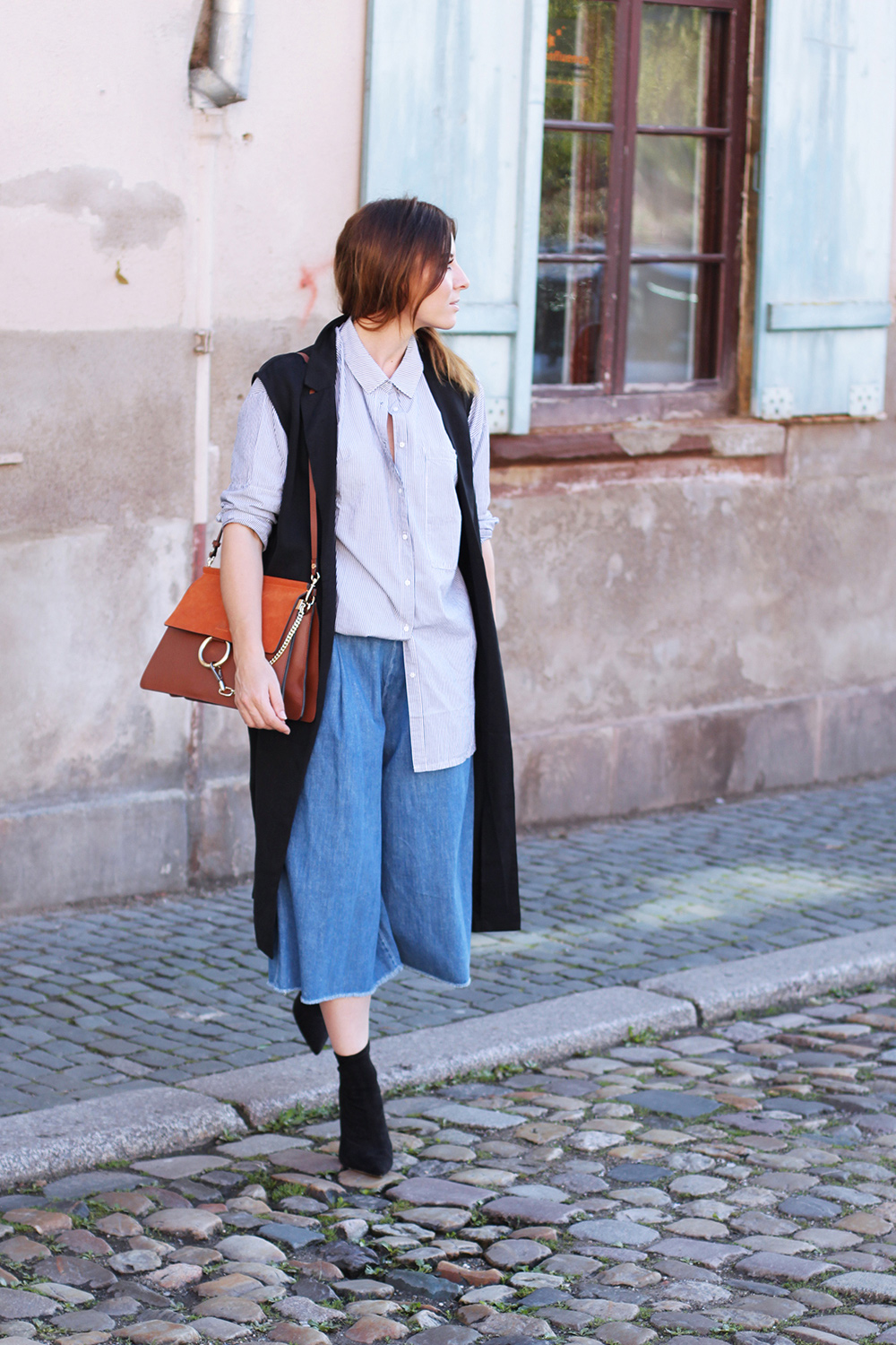 who is mocca, modeblog, fashionblog, jeans culotte, denim culotte kombinieren, strasbourg streetstyle, chloe faye, minimum oversize bluse, shareyourstyle, nicht altmodisch, whoismocca.me