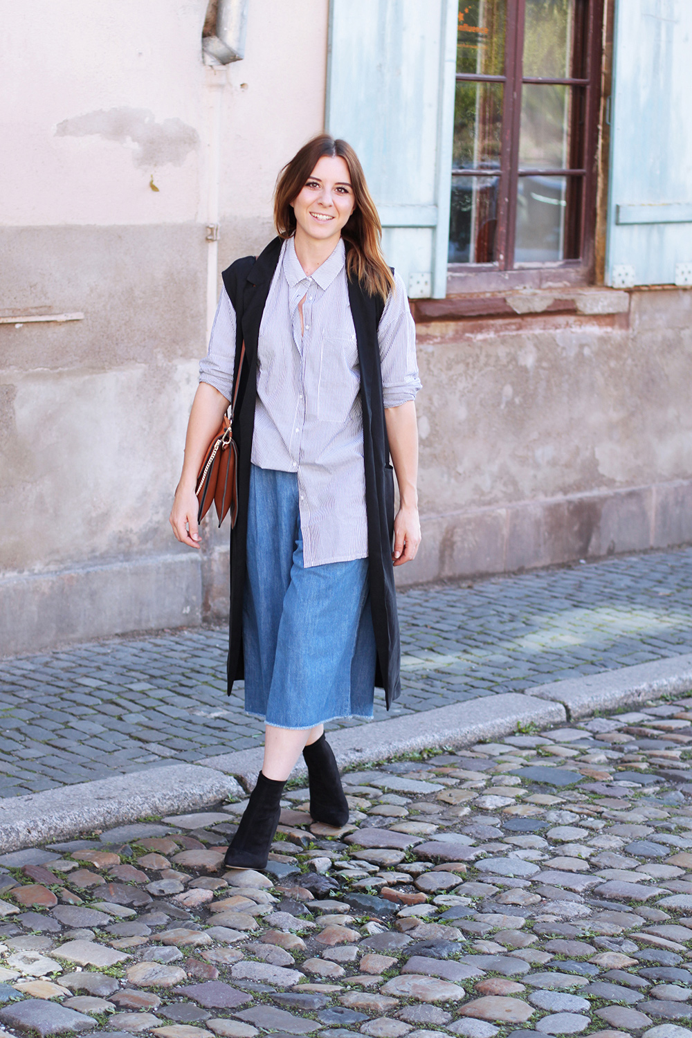 who is mocca, modeblog, fashionblog, jeans culotte, denim culotte kombinieren, strasbourg streetstyle, chloe faye, minimum oversize bluse, shareyourstyle, nicht altmodisch, whoismocca.me