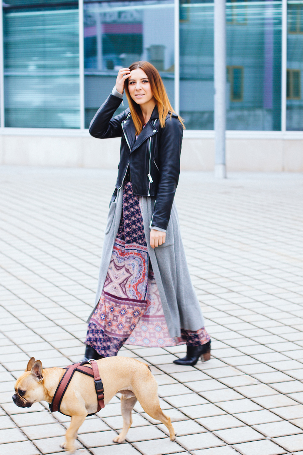 who is mocca, modeblog, fashionblog, herbstoutfit, maxikleid, lederjacke, langer cardigan, oasis fashion, lookbook, streetstyle innsbruck, chanel classic flap bag, sam edelman martina bots, whoismocca.me