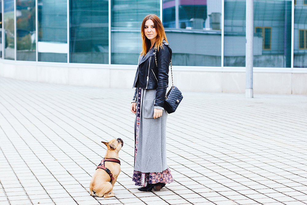 who is mocca, modeblog, fashionblog, herbstoutfit, maxikleid, lederjacke, langer cardigan, oasis fashion, lookbook, streetstyle innsbruck, chanel classic flap bag, sam edelman martina bots, whoismocca.me