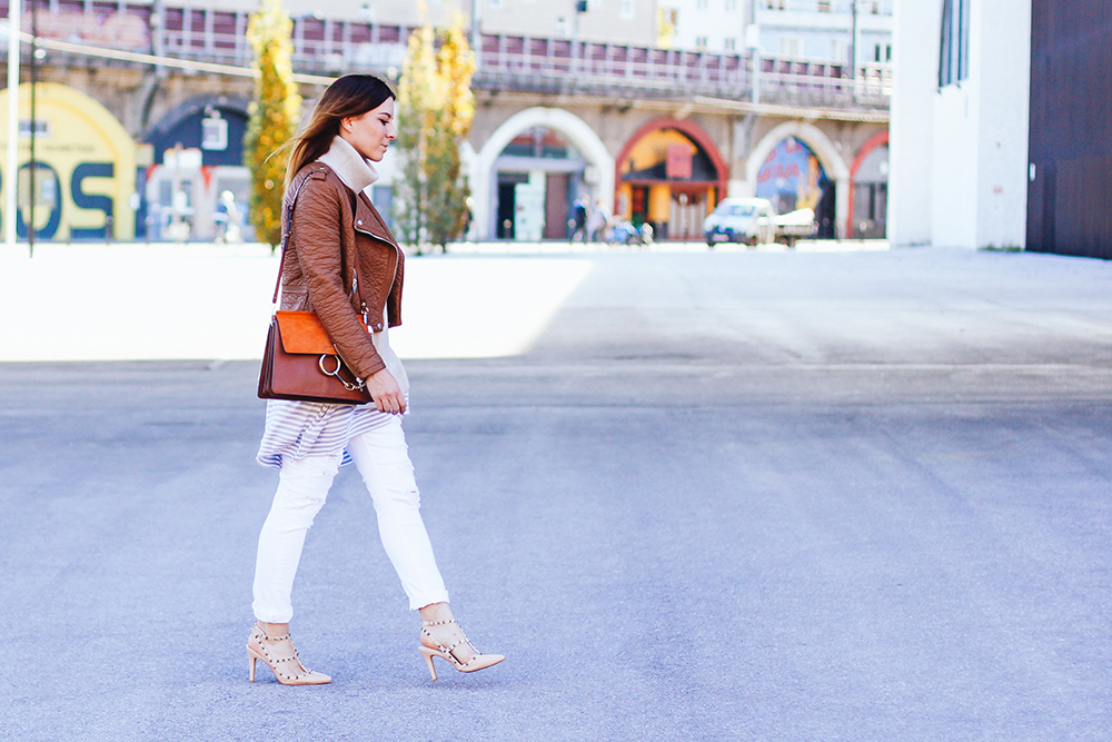 who is mocca, fashionblogger austria, white boyfriend jeans, valentino rockstud pumps, layering, chloe faye, whoismocca.me