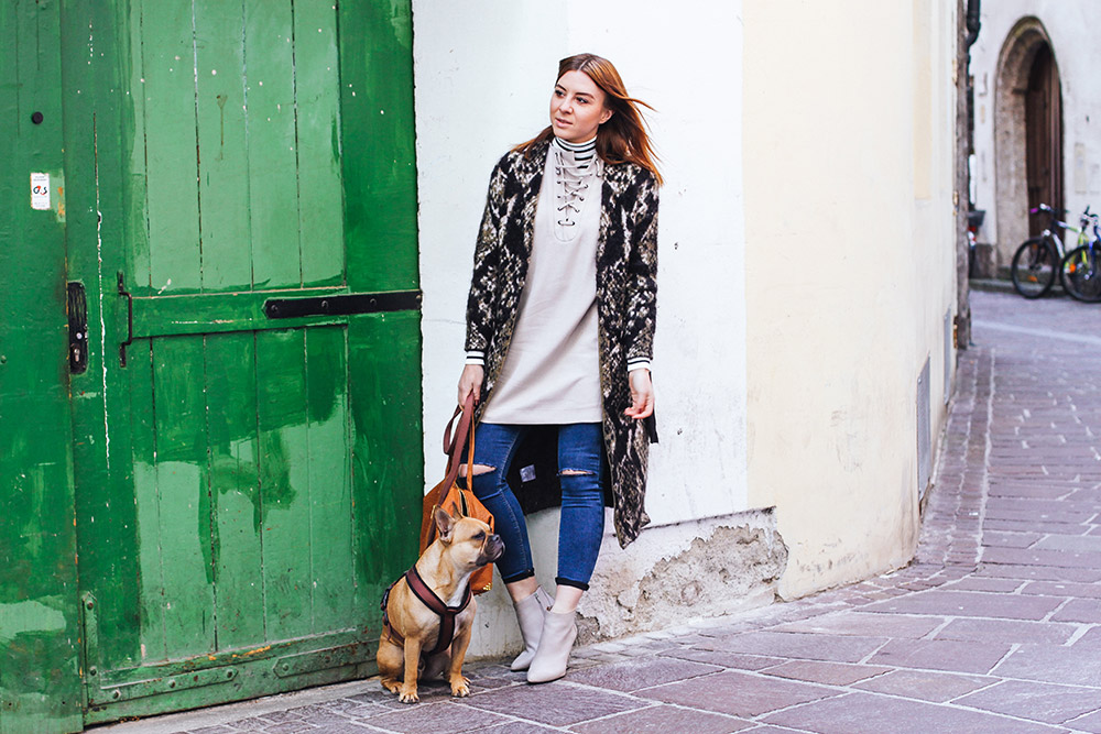 who is mocca, modeblogger deutschland, fashionblog austria, lagenlook für kalte tage, lagenlook Outfit Herbst, Innsbruck Altstadt, skinny jeans, edited long cardigan, Jeffrey campbell booties, whoismocca.me