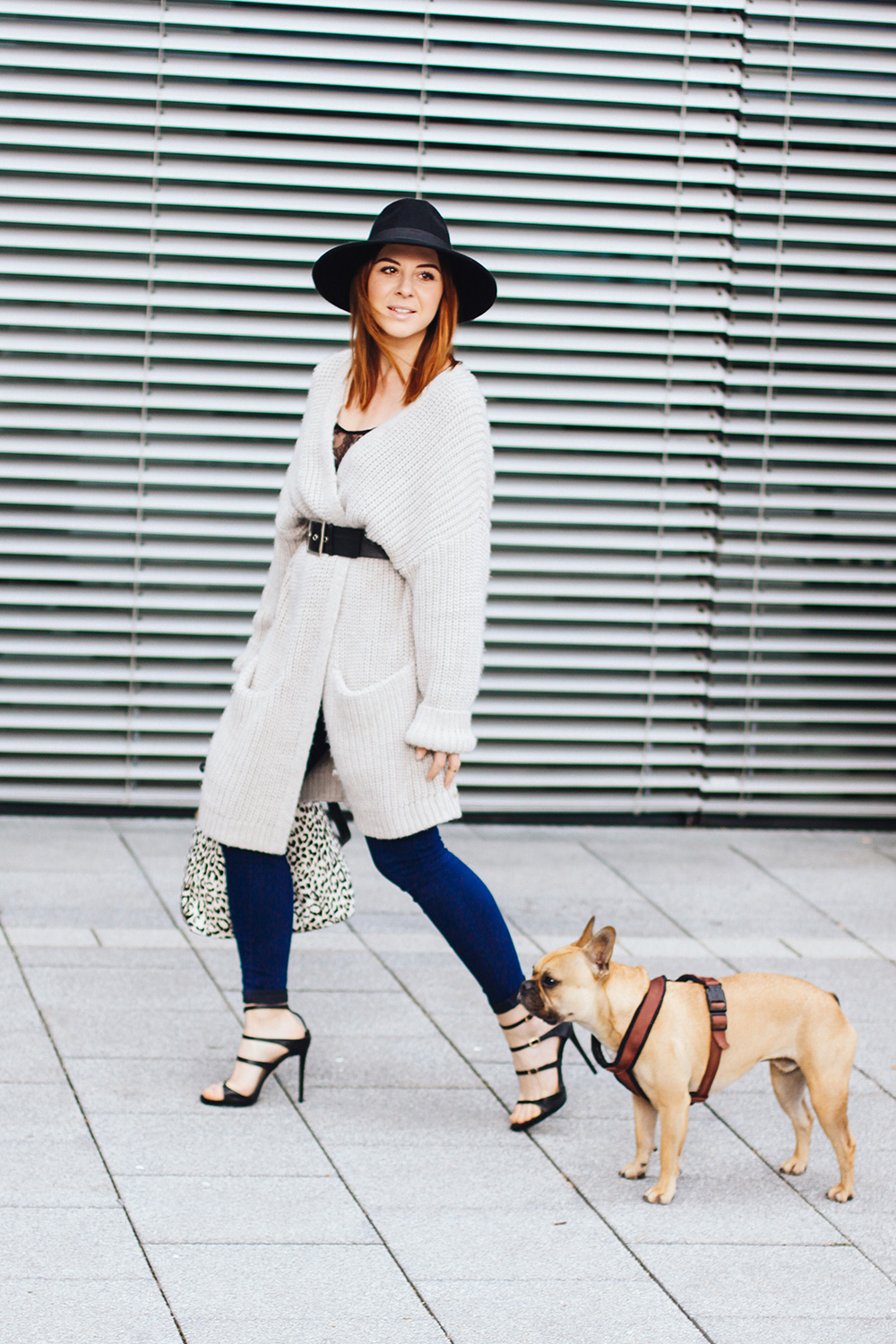 who is mocca, modeblogger, fashionblogger, oversize cardigan, outfit strick, high heels just fab, skinny jeans outfit, zara, whoismocca.me