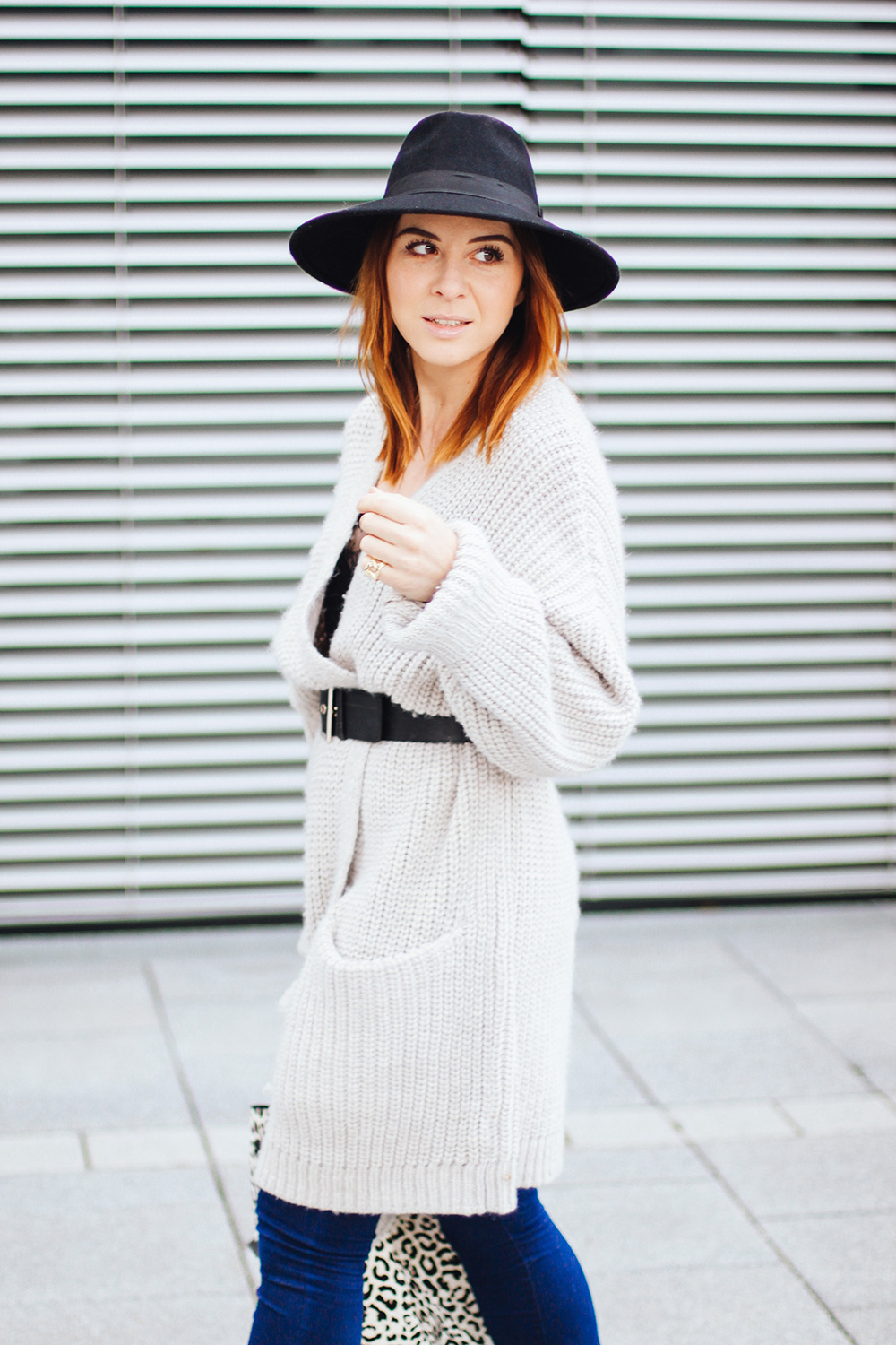 who is mocca, modeblogger, fashionblogger, oversize cardigan, outfit strick, high heels just fab, skinny jeans outfit, zara, whoismocca.me