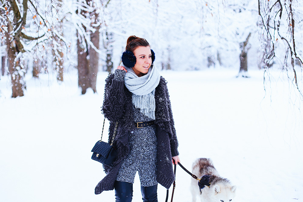 Isabel Marant Lookalike Winter Boots, Who is Mocca, Fashion Blog Österreich, deutscher Fashion Blog, layering, Schnee outfit, schloss Ambras, innsbruck Streetstyle, sibirischer Husky, Modeblog, whoismocca.me