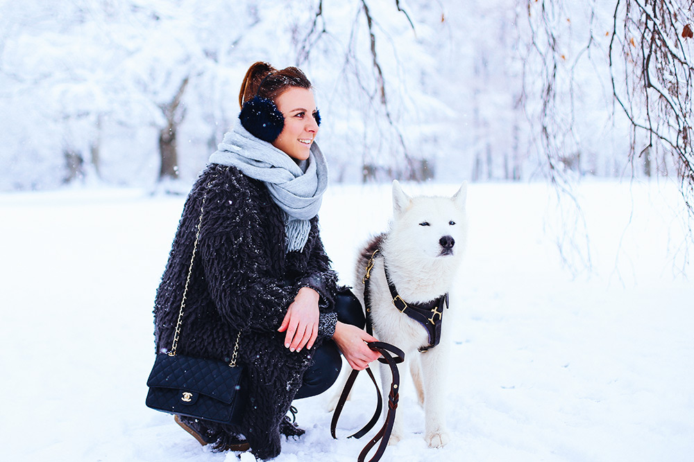 Isabel Marant Lookalike Winter Boots, Who is Mocca, Fashion Blog Österreich, deutscher Fashion Blog, layering, Schnee outfit, schloss Ambras, innsbruck Streetstyle, sibirischer Husky, Modeblog, whoismocca.me