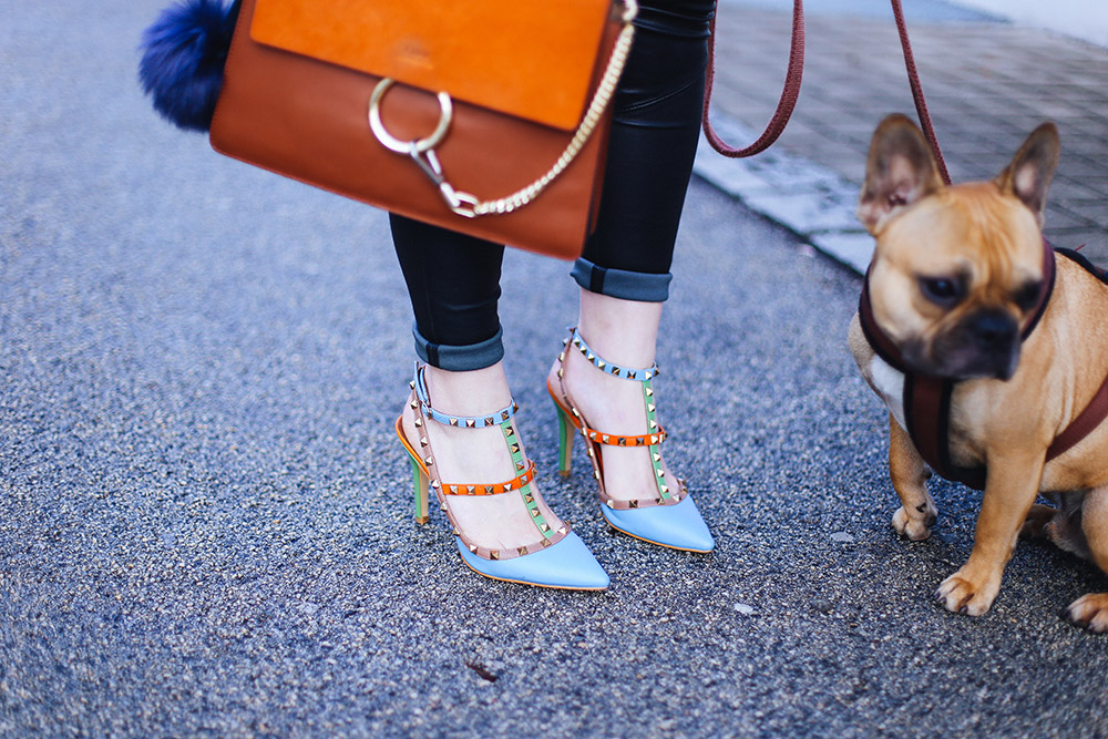 Hellblau kombinieren, Chloè Faye, Valentino Rockstuds, Streetstyle, Fashion Blogger, whoismocca.me