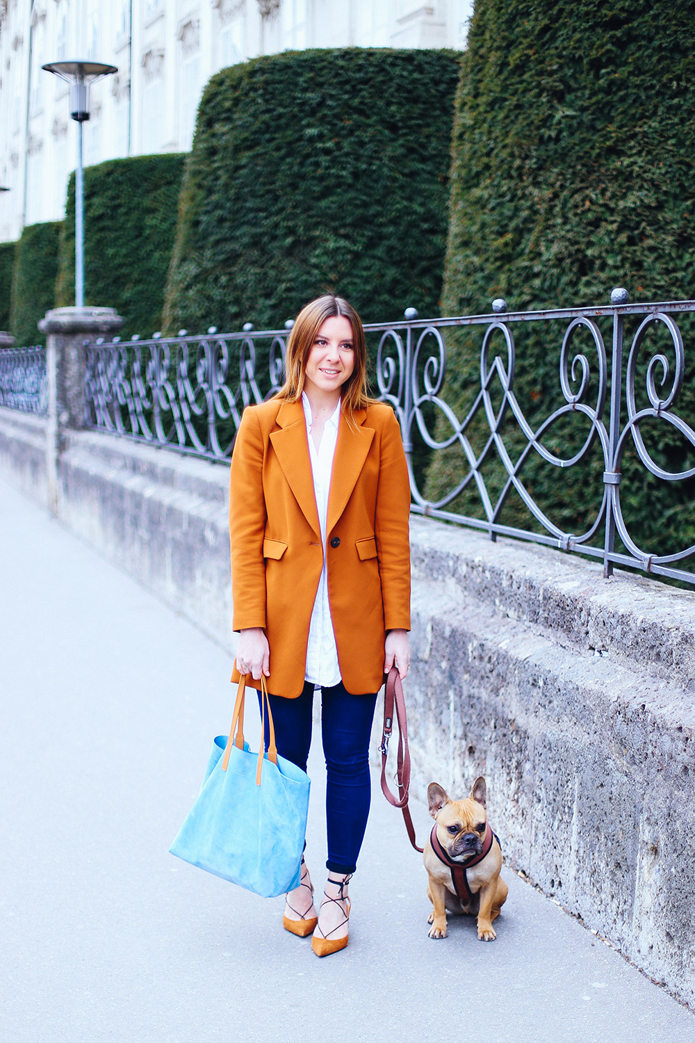 Hellblaue Tasche kombinieren, Cognac Blazer, Mid Heels Topshop, Schnürschuhe, Skinny Jeans, Fashion Blog, Mode Blog, Streetstyle, whoismocca.me