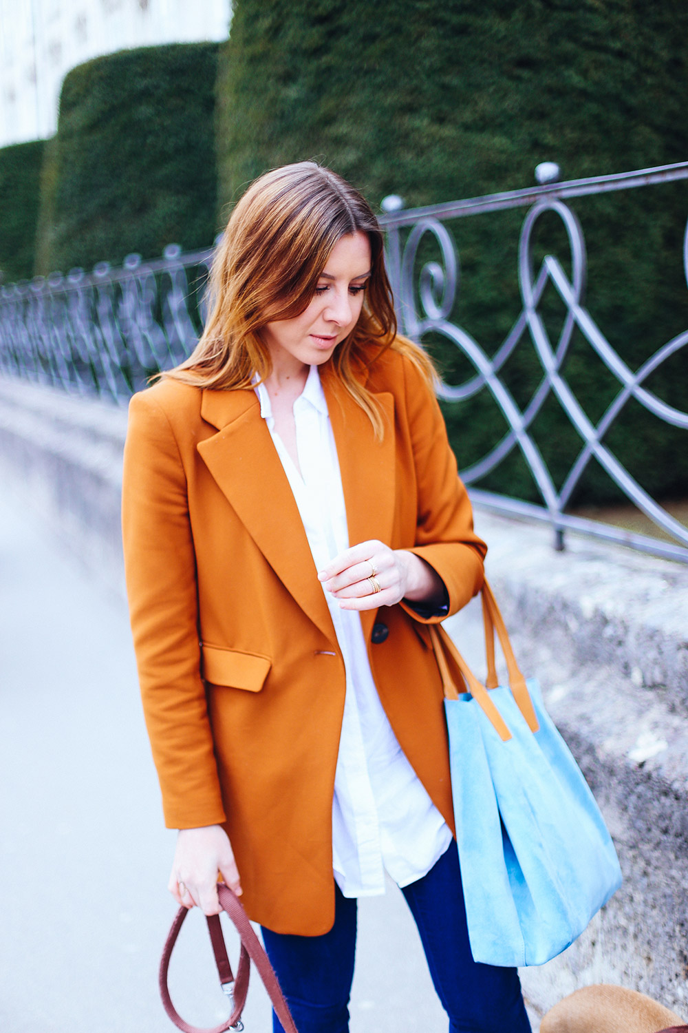 Hellblaue Tasche kombinieren, Cognac Blazer, Mid Heels Topshop, Schnürschuhe, Skinny Jeans, Fashion Blog, Mode Blog, Streetstyle, whoismocca.me