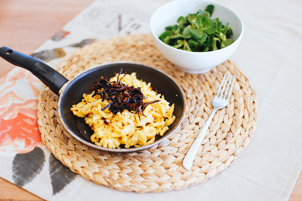 vegane Käsespätzle, Feldsalat, Vogerlsalat, Kasspatzln, Tiroler Essen, Food Blog, whoismocca.me