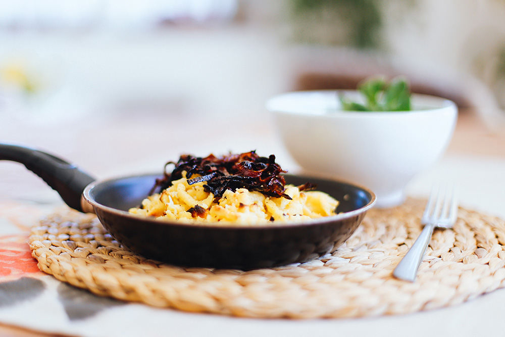 vegane Käsespätzle, Feldsalat, Vogerlsalat, Kasspatzln, Tiroler Essen, Food Blog, whoismocca.me