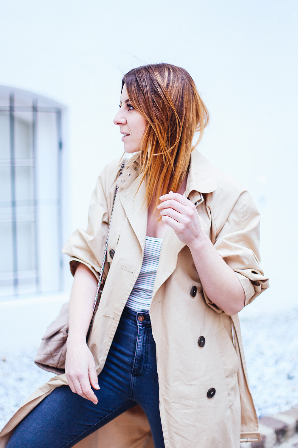 Outfit mit Schlangenprint Boots, Streifen Body, High-Waist Jeans, Fashion Magazin, Modeblog, Fashion Blog, Streetstyle, Tirolblog, whoismocca.me