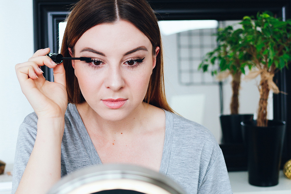 Frühlings Makeup für den Alltag mit Braun und Rosé, Get Ready With Me, Schritt für Schritt Anleitung, YouTube Tutorial, Makeup Video, Beauty Tutorial, Beauty Blog, Beauty Magazin, Eyeliner, Wing, whoismocca.me