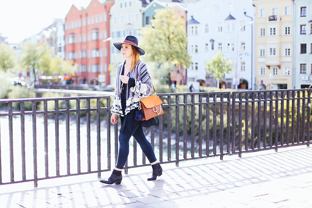 Schwarze Boots kombinieren, Frühlings Outfit, Skinny Jeans, Chloé Faye, Boho Jacke Zara, Streetstyle, Fashion Magazin, Fashion Blog, Modeblog, whoismocca.me