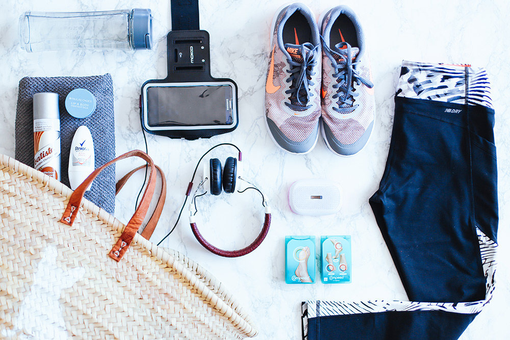 What's in my gym bag, Workout Essentials, Fitness Studio, Fashion Blog, Modeblog, whoismocca.me