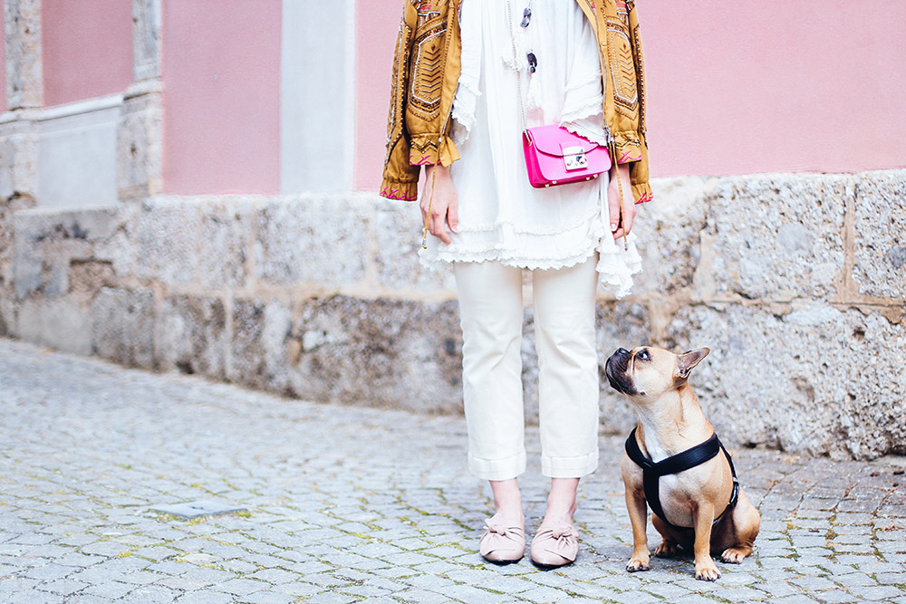 Pailletten Jacke, weiße cropped Jeans, Boho Tunika, Mules, Blogazine, Fashion Blog, Modeblog, whoismocca.me