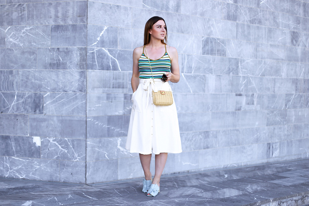 Midirock Sommer Outfit, Mules, Pantoletten, buntes Streifenshirt, Streetstyle, Fashionblog, Modeblog, whoismocca.me