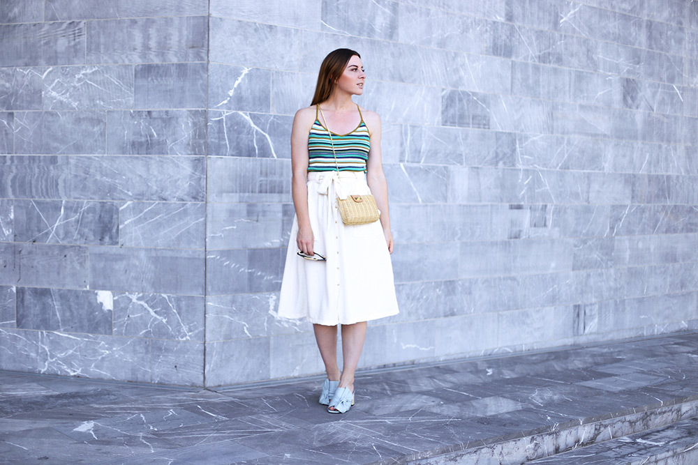 Midirock Sommer Outfit, Mules, Pantoletten, buntes Streifenshirt, Streetstyle, Fashionblog, Modeblog, whoismocca.me