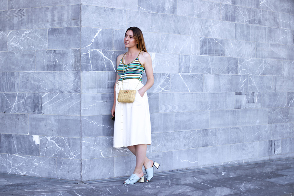 Midirock Sommer Outfit, Mules, Pantoletten, buntes Streifenshirt, Streetstyle, Fashionblog, Modeblog, whoismocca.me