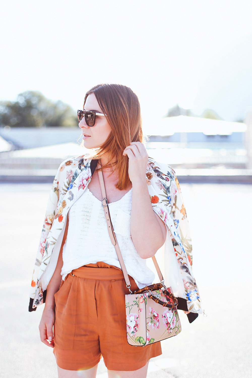 Flower Power! Print Outfit mit Blumenjacke, Gucci Bamboo Tasche, Blooms-Druck, Streetstyle Innsbruck, Fashion Blog, Modeblog, whoismocca.me