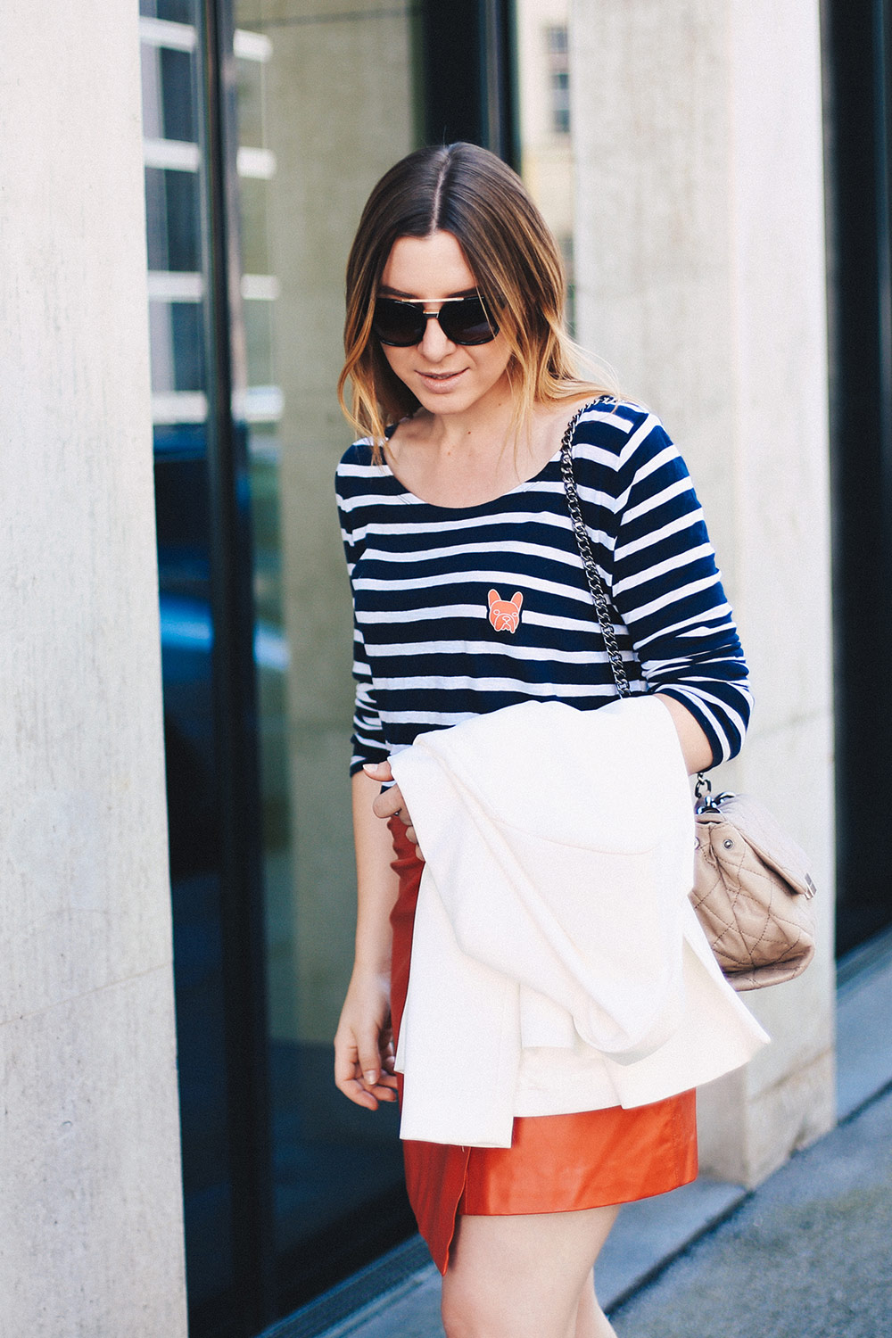 roter Lederrock, Streifenshirt, High Heels mit Schleife, Business Outfit, Stella McCartney, Modeblog, Fashion Blog, whoismocca.me